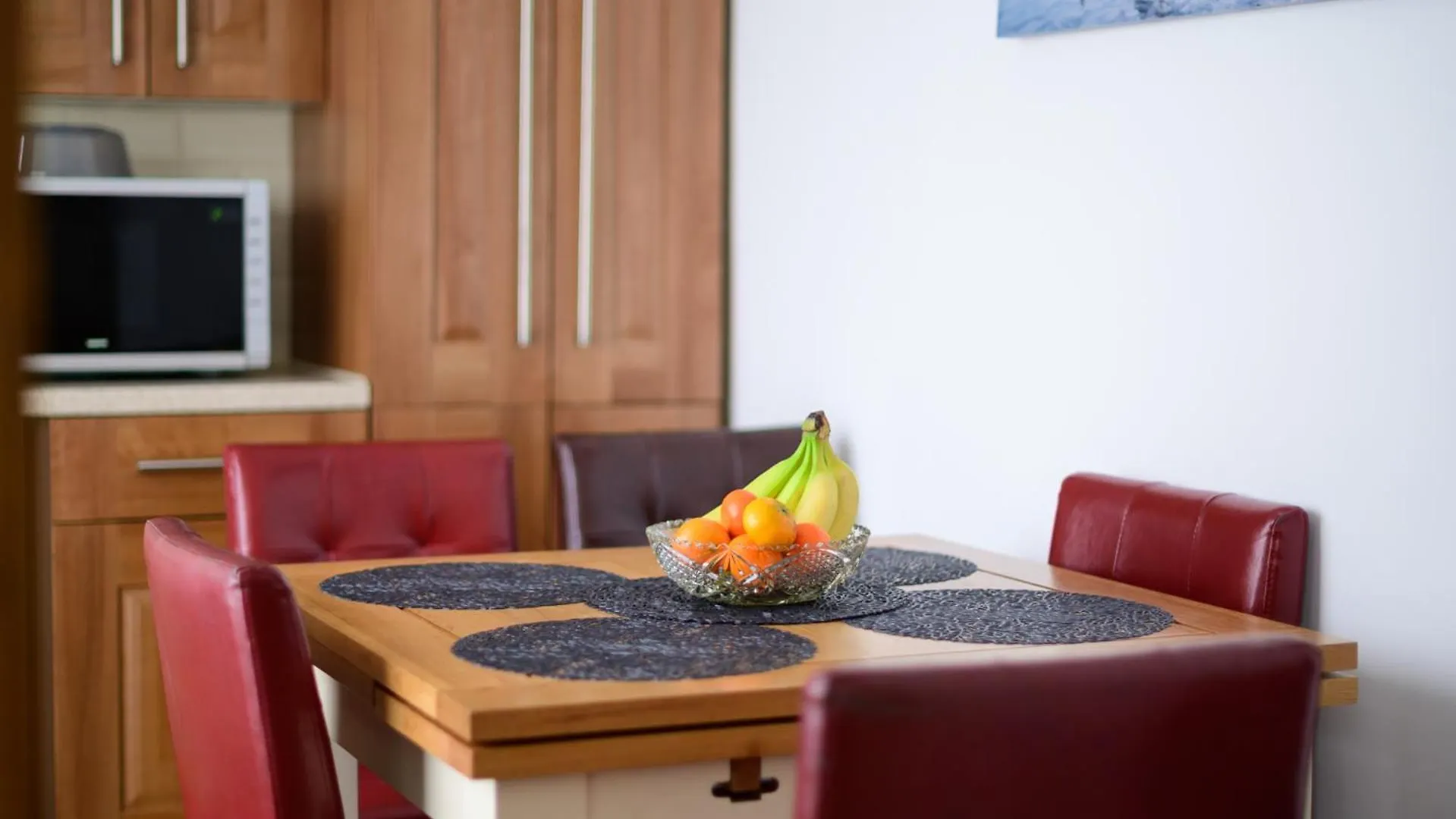 Сasa de vacaciones 3Br,1 Bathroom,1 Shower,2 X Free Off Street Parking,Cctv,Perfect For Business Trip & Families Holiday & Working Proffesional-Long Term,M1-5Min,Wi-Fi 500Mb,Netflix,Secure Private Garden,Fully Equiped Kitchen-Peaceful & Convenient Nottingham