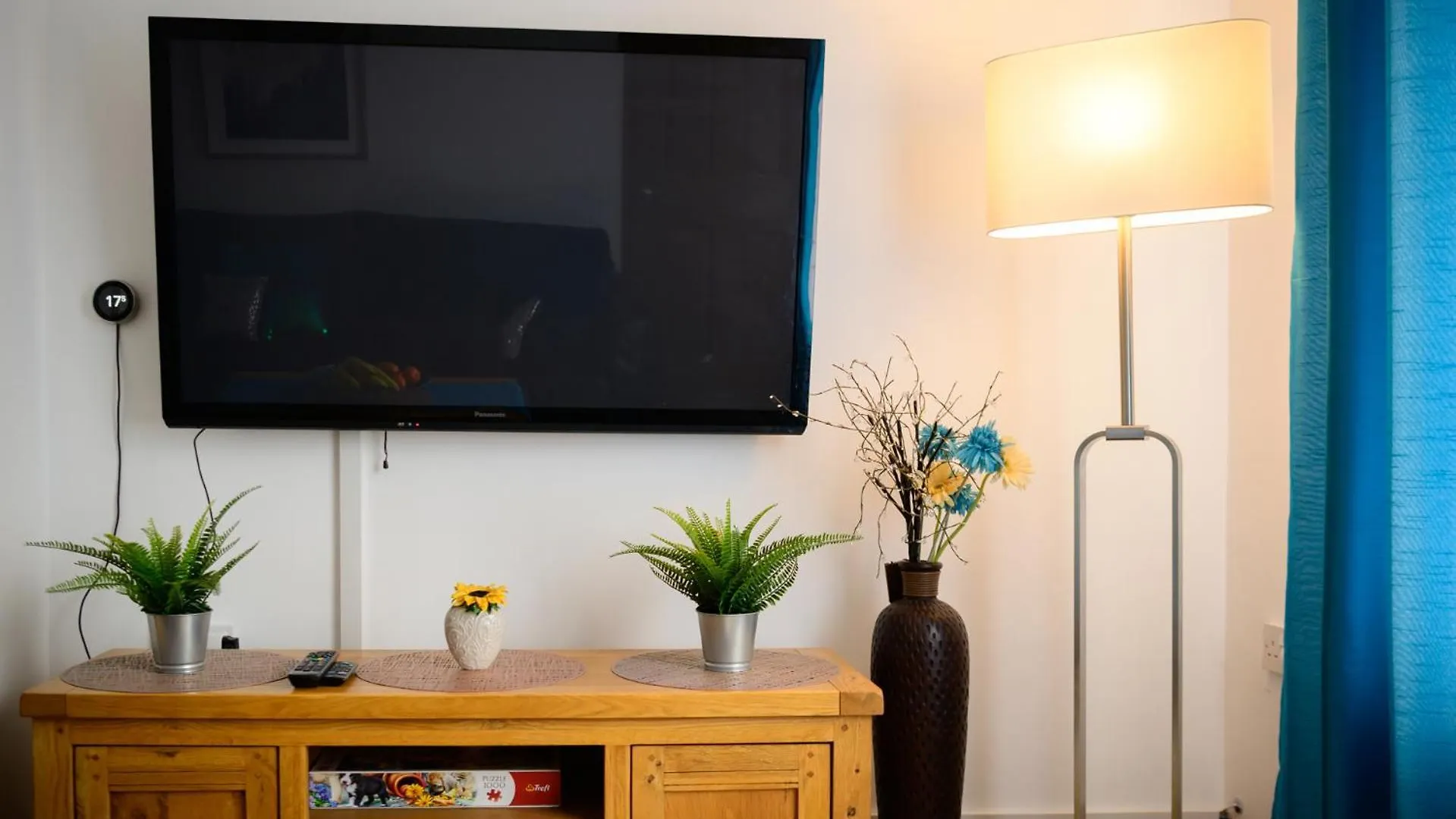 3Br,1 Bathroom,1 Shower,2 X Free Off Street Parking,Cctv,Perfect For Business Trip & Families Holiday & Working Proffesional-Long Term,M1-5Min,Wi-Fi 500Mb,Netflix,Secure Private Garden,Fully Equiped Kitchen-Peaceful & Convenient Nottingham Сasa de vacaciones