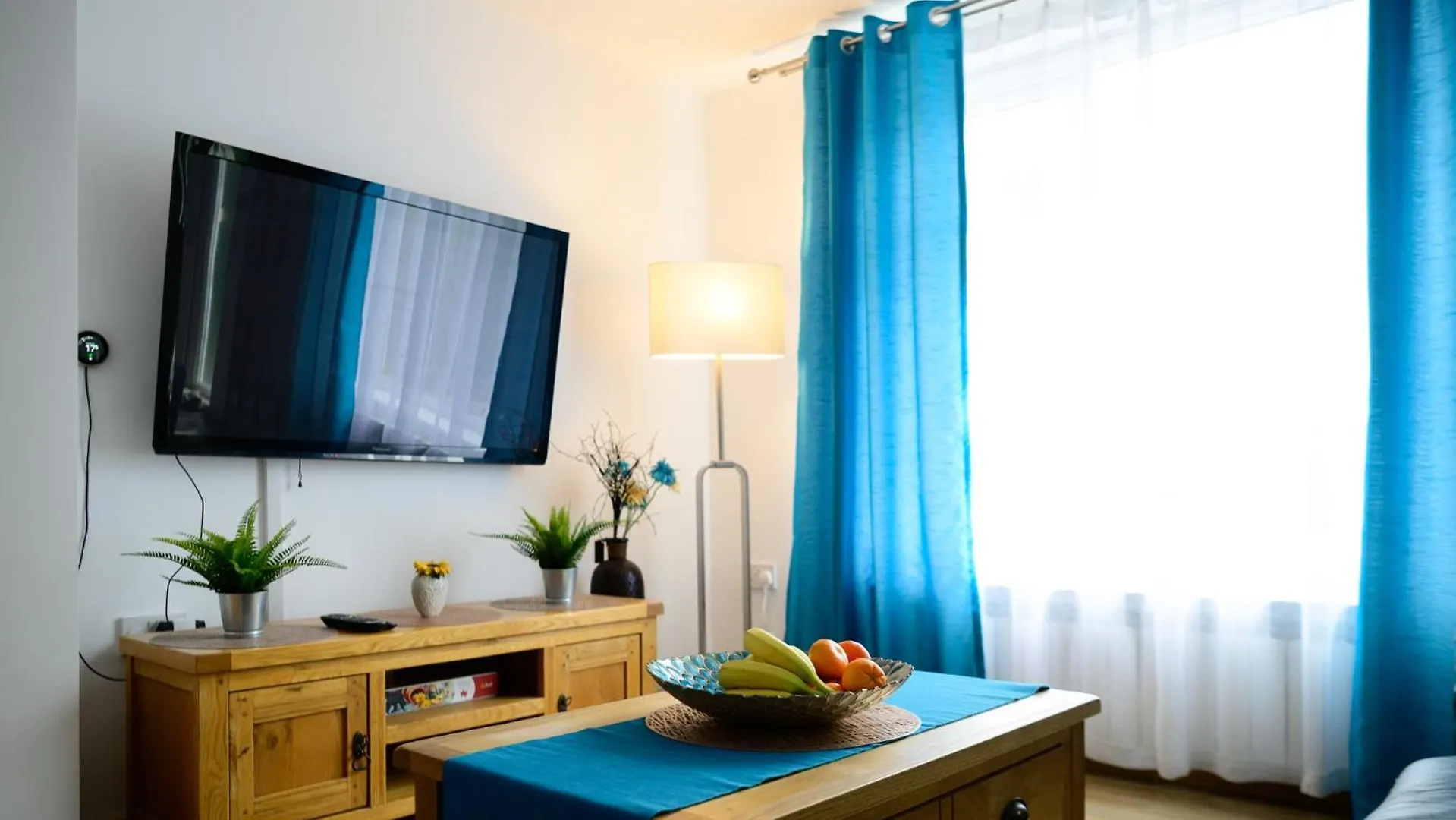 3Br,1 Bathroom,1 Shower,2 X Free Off Street Parking,Cctv,Perfect For Business Trip & Families Holiday & Working Proffesional-Long Term,M1-5Min,Wi-Fi 500Mb,Netflix,Secure Private Garden,Fully Equiped Kitchen-Peaceful & Convenient Nottingham Сasa de vacaciones